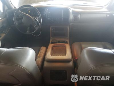 Zdjęcie 8 z 13 samochodu: 2005 CHEVROLET SUBURBAN K1500 VIN:3GNFK16ZX5G144763 - miniatura