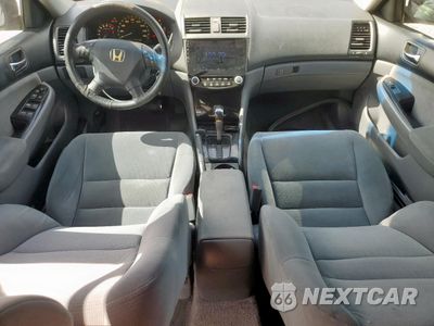 Zdjęcie 8 z 14 samochodu: 2006 HONDA ACCORD SE VIN:1HGCM56396A051565 - miniatura