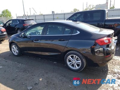 Drugie zdjęcie samochodu z przodu: 2017 CHEVROLET CRUZE LT VIN:1G1BE5SM8H7127243 - miniatura