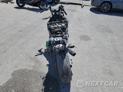 Czwarte zdjęcie samochodu z boku: 1998 SUZUKI GSX750 F VIN:JS1GR7GA0W2100683 - miniatura