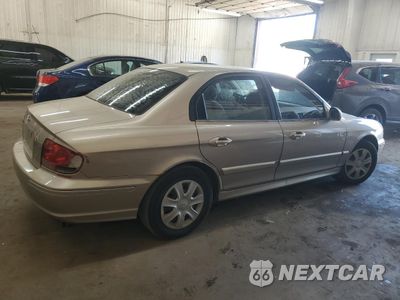 Trzecie zdjęcie samochodu z tyłu: 2005 HYUNDAI SONATA GL VIN:KMHWF25H35A158526 - miniatura