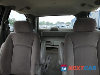 Zdjęcie 10 z 15 samochodu: 2001 DODGE GRAND CARAVAN EX VIN:2B8GP74L41R307617 - miniatura