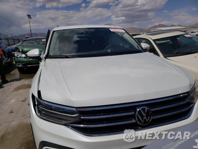 Piąte zdjęcie samochodu w środku: 2023 VOLKSWAGEN TIGUAN SE VIN:3VVNB7AX4PM073143 - miniatura