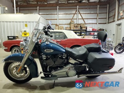 Trzecie zdjęcie samochodu z tyłu: 2021 HARLEY-DAVIDSON FLHC VIN:1HD1YAJ17MB050610 - miniatura