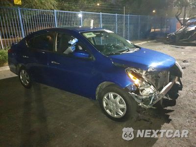Czwarte zdjęcie samochodu z boku: 2017 NISSAN VERSA S VIN:3N1CN7AP1HL807017 - miniatura