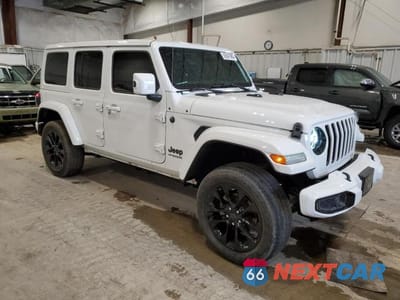 Czwarte zdjęcie samochodu z boku: 2021 JEEP WRANGLER UNLIMITED SAHARA VIN:1C4HJXEG4MW577941 - miniatura