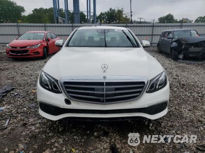 Piąte zdjęcie samochodu w środku: 2020 MERCEDES-BENZ E 350 VIN:WDDZF8DBXLA748839 - miniatura