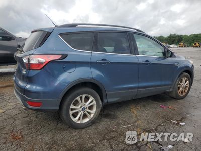 Trzecie zdjęcie samochodu z tyłu: 2018 FORD ESCAPE SE VIN:1FMCU0GDXJUC40737 - miniatura