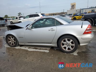 Drugie zdjęcie samochodu z przodu: 2001 MERCEDES-BENZ SLK 230 KOMPRESSOR VIN:WDBKK49F31F176345 - miniatura