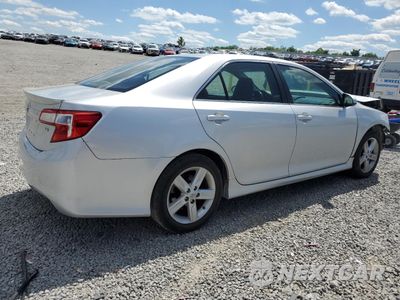 Trzecie zdjęcie samochodu z tyłu: 2013 TOYOTA CAMRY L VIN:4T1BF1FK0DU283841 - miniatura