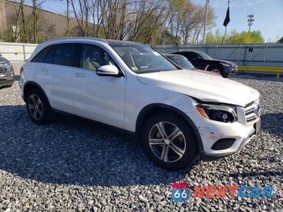 Czwarte zdjęcie samochodu z boku: 2016 MERCEDES-BENZ GLC 300 4MATIC VIN:WDC0G4KB6GF100431 - miniatura