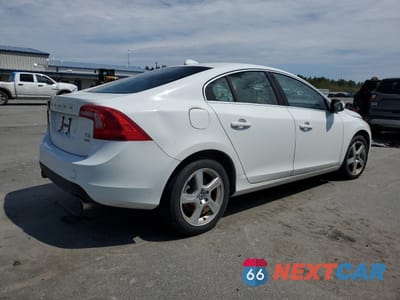 Trzecie zdjęcie samochodu z tyłu: 2013 VOLVO S60 T5 VIN:YV1612FH6D2210414 - miniatura