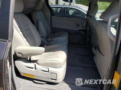 Zdjęcie 11 z 14 samochodu: 2011 TOYOTA SIENNA XLE VIN:5TDDK3DC4BS005526 - miniatura
