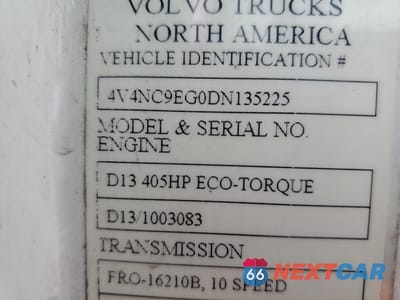 Zdjęcie 10 z 10 samochodu: 2013 VOLVO VNL SEMI TRUCK VIN:4V4NC9EG0DN135225 - miniatura