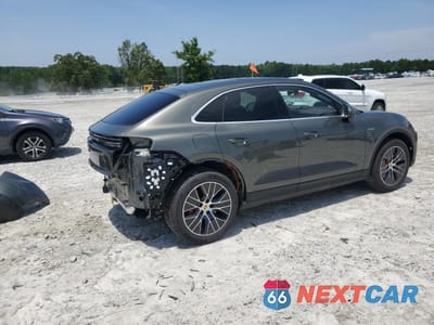 Trzecie zdjęcie samochodu z tyłu: 2025 PORSCHE MACAN 4S VIN:WP1AB2XA8SL152338 - miniatura