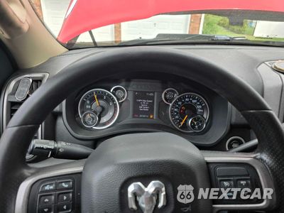 Zdjęcie 8 z 10 samochodu: 2019 RAM 3500 VIN:3C7WRTCL0KG615009 - miniatura