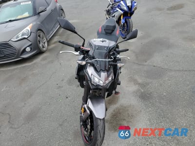 Piąte zdjęcie samochodu w środku: 2023 KAWASAKI ZR900 F VIN:ML5ZRDF12PDA63167 - miniatura