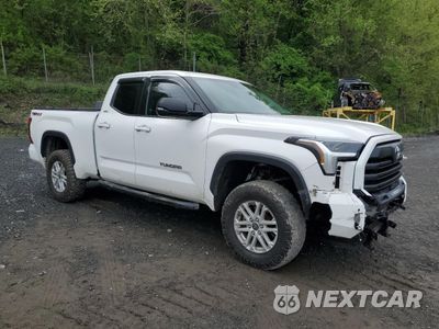 Czwarte zdjęcie samochodu z boku: 2022 TOYOTA TUNDRA DOUBLE CAB SR VIN:5TFLA5DA3NX032577 - miniatura