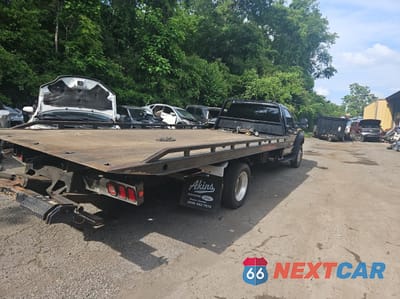 Czwarte zdjęcie samochodu z boku: 2017 FORD F550 SUPER DUTY VIN:1FDUF5GT2HED19245 - miniatura