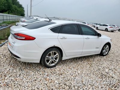 Trzecie zdjęcie samochodu z tyłu: 2018 FORD FUSION SE HYBRID VIN:3FA6P0LU7JR118882 - miniatura