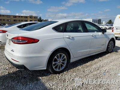Trzecie zdjęcie samochodu z tyłu: 2019 FORD FUSION SE VIN:3FA6P0LU5KR124911 - miniatura
