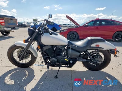Trzecie zdjęcie samochodu z tyłu: 2020 HONDA VT750 C2B VIN:JH2RC5377LK101038 - miniatura