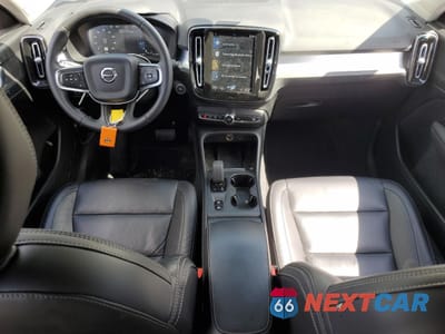 Zdjęcie 8 z 14 samochodu: 2022 VOLVO XC40 T5 MOMENTUM VIN:YV4162UK7N2767623 - miniatura