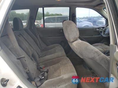 Zdjęcie 11 z 15 samochodu: 2002 HYUNDAI SANTA FE GLS VIN:KM8SC13D92U292632 - miniatura