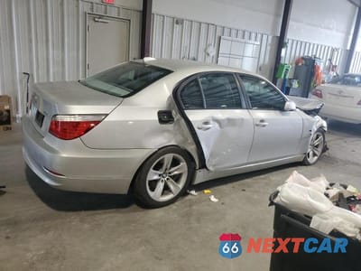 Trzecie zdjęcie samochodu z tyłu: 2008 BMW 528 I VIN:WBANU53598CT12582 - miniatura