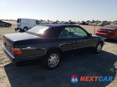 Trzecie zdjęcie samochodu z tyłu: 1995 MERCEDES-BENZ E 320 VIN:WDBEA66E2SC207160 - miniatura