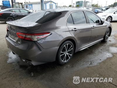 Trzecie zdjęcie samochodu z tyłu: 2018 TOYOTA CAMRY L VIN:4T1B11HK1JU039333 - miniatura
