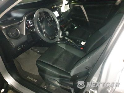 Zdjęcie 7 z 12 samochodu: 2018 TOYOTA RAV4 LE VIN:JTMZFREV1JJ191857 - miniatura