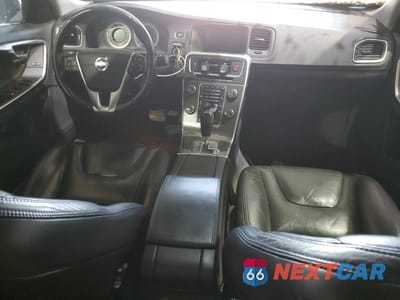 Zdjęcie 8 z 12 samochodu: 2012 VOLVO S60 T5 VIN:YV1622FS5C2140010 - miniatura