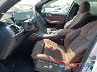 Zdjęcie 7 z 13 samochodu: 2025 BMW X5 XDRIVE40I VIN:5UX23EU05S9Z06326 - miniatura