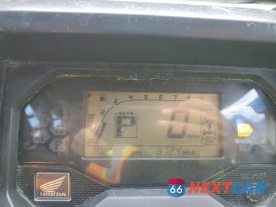 Zdjęcie 8 z 11 samochodu: 2020 HONDA SXS1000 S2R VIN:1HFVE0549L4101690 - miniatura