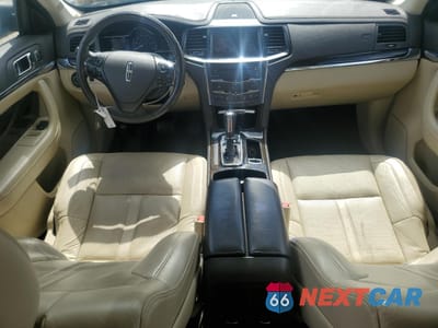 Zdjęcie 8 z 12 samochodu: 2013 LINCOLN MKS VIN:1LNHL9FT9DG604123 - miniatura