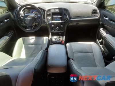 Zdjęcie 8 z 12 samochodu: 2021 CHRYSLER 300 S VIN:2C3CCABT1MH604194 - miniatura