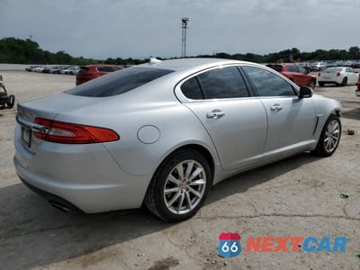 Trzecie zdjęcie samochodu z tyłu: 2015 JAGUAR XF 2.0T PREMIUM VIN:SAJWA0FS5FPU81073 - miniatura