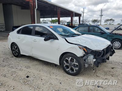 Czwarte zdjęcie samochodu z boku: 2020 KIA FORTE FE VIN:3KPF24ADXLE202563 - miniatura