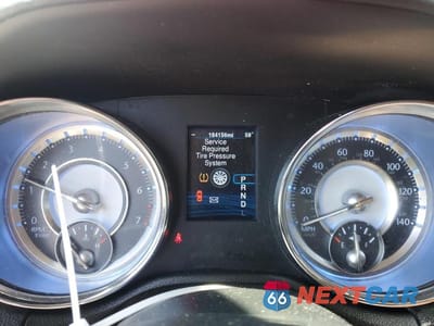 Zdjęcie 9 z 12 samochodu: 2014 CHRYSLER 300 VIN:2C3CCAAGXEH345789 - miniatura