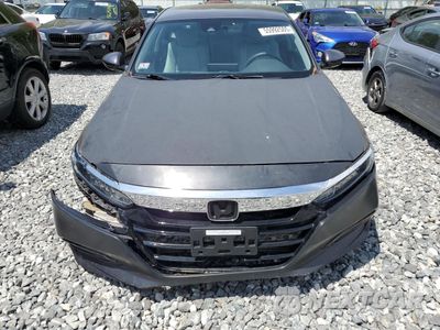 Piąte zdjęcie samochodu w środku: 2018 HONDA ACCORD LX VIN:1HGCV1F16JA071656 - miniatura