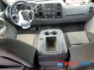 Zdjęcie 8 z 12 samochodu: 2009 CHEVROLET SILVERADO K3500 VIN:1GCHK73K99F146751 - miniatura