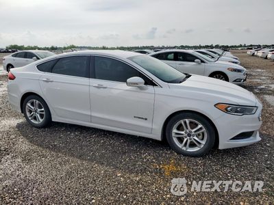 Czwarte zdjęcie samochodu z boku: 2018 FORD FUSION SE HYBRID VIN:3FA6P0LU3JR171675 - miniatura