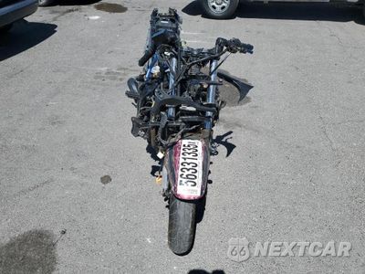 Drugie zdjęcie samochodu z przodu: 1998 SUZUKI GSX750 F VIN:JS1GR7GA0W2100683 - miniatura