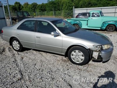 Czwarte zdjęcie samochodu z boku: 2001 TOYOTA CAMRY CE VIN:JT2BG22K110570405 - miniatura
