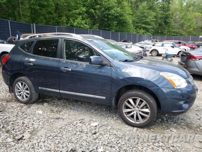 Czwarte zdjęcie samochodu z boku: 2013 NISSAN ROGUE S VIN:JN8AS5MV1DW620350 - miniatura