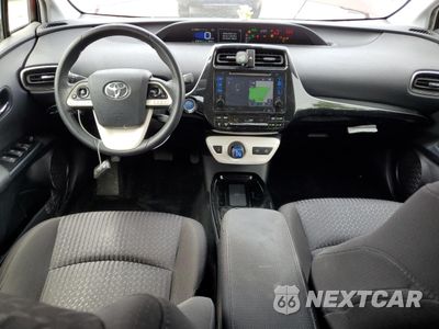 Zdjęcie 8 z 15 samochodu: 2017 TOYOTA PRIUS VIN:JTDKARFU6H3051906 - miniatura