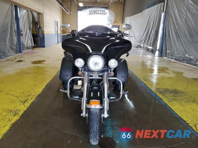 Drugie zdjęcie samochodu z przodu: 2013 HARLEY-DAVIDSON FLHTCUTG TRI GLIDE ULTRA CLASSIC VIN:1HD1MAM19DB857198 - miniatura