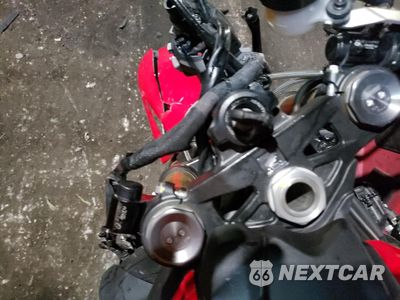 Zdjęcie 8 z 10 samochodu: 2022 HONDA CBR1000 RR VIN:JH2SC7715NK500178 - miniatura