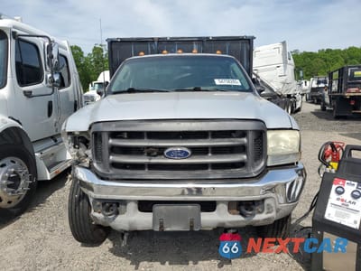 Piąte zdjęcie samochodu w środku: 2003 FORD F550 SUPER DUTY VIN:1FDAF57P63ED28867 - miniatura